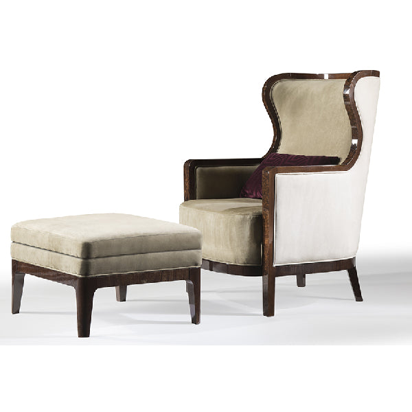 Elegant Armchair with Luxurious Upholstery and Timeless Design