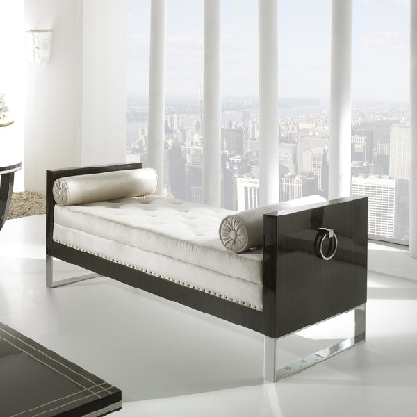 Sleek Modern Daybed with Sophisticated Accents